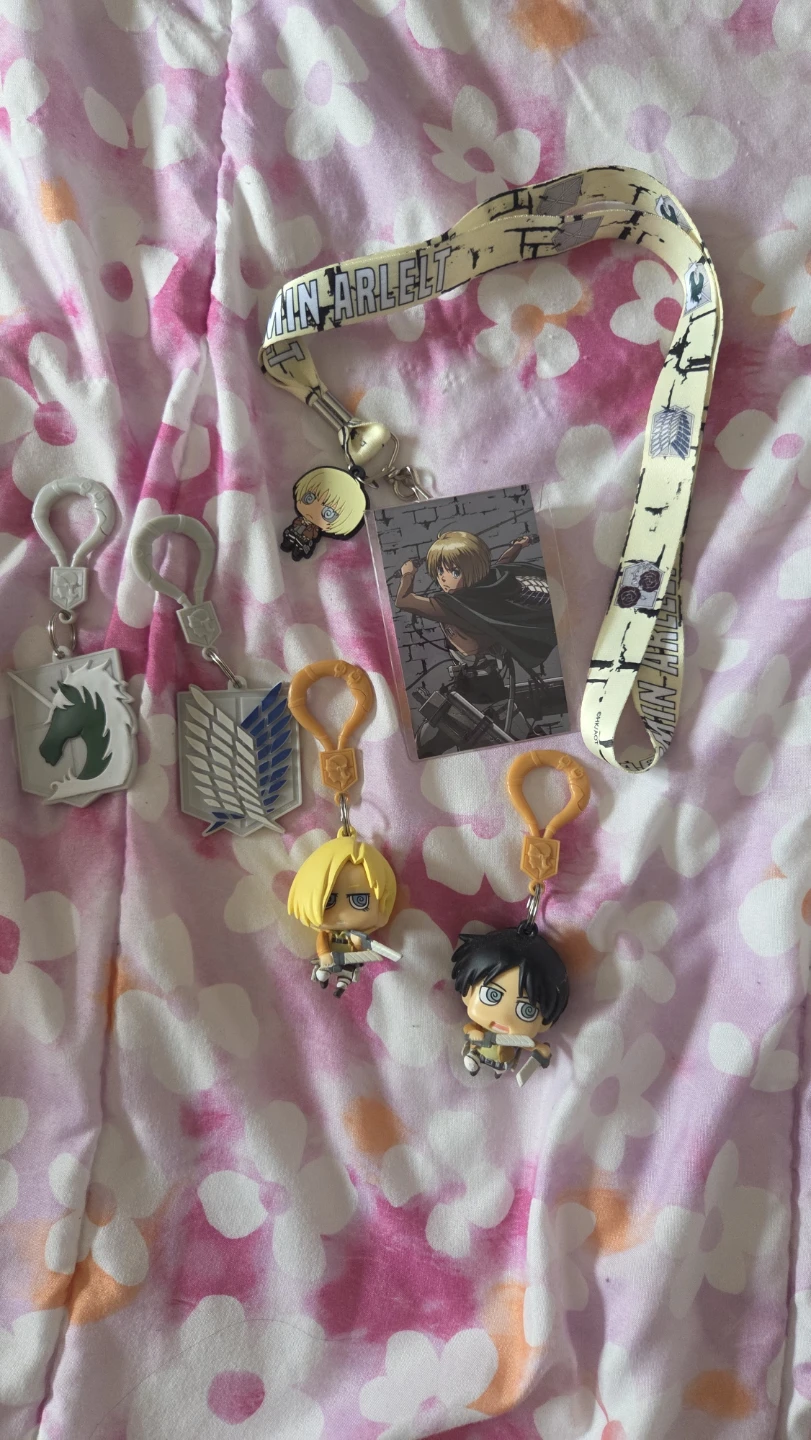 Attack on Titan keychains/ lanyard ⚽