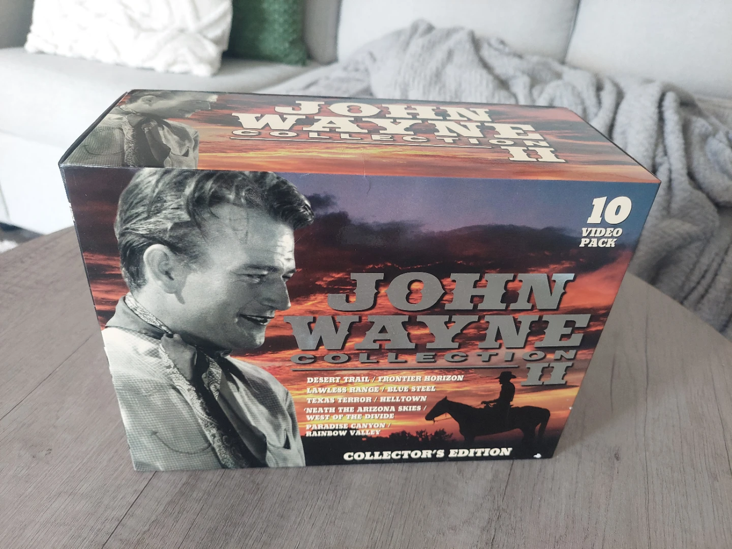 John Wayne Collection II 10 Video Pack Collector's Edition - photo 2