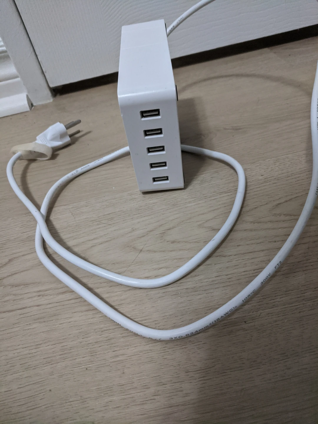 CHOETECH Surge Protector with Smart Charger - photo 2