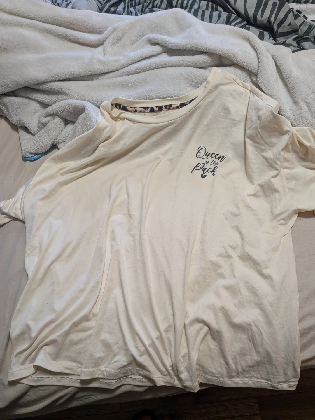 graphic t-shirt pick up in St Albert - photo 2