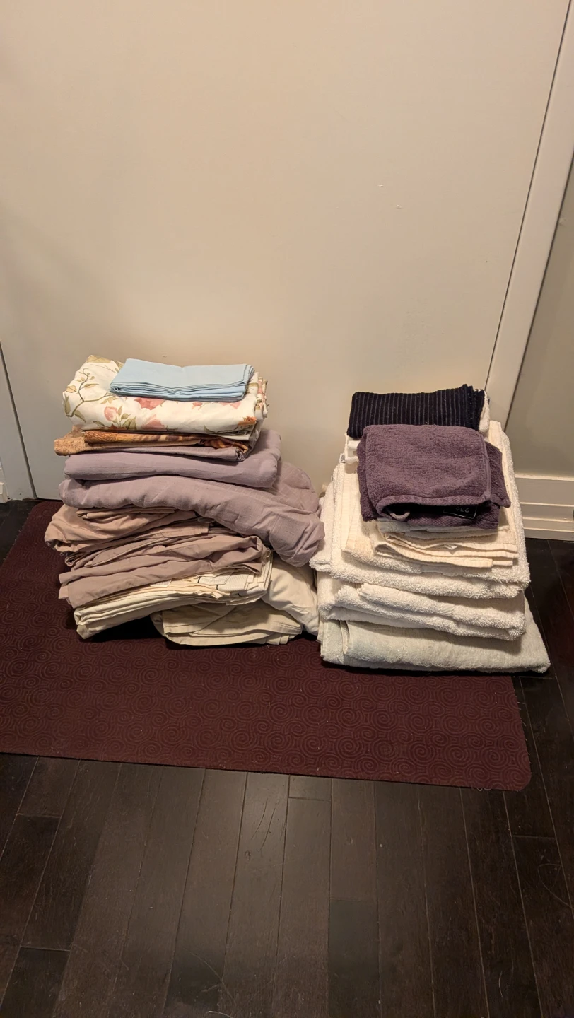 FREE Queen Bedding and Towels Bundle