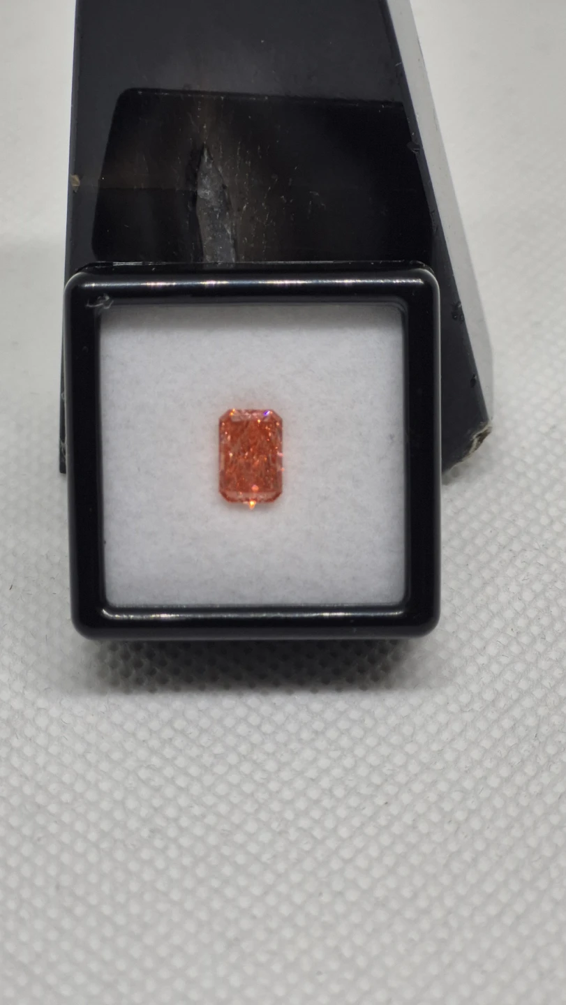 Laboratory Grown Diamond 1.08 Carat Fancy Vivid Pink Radiant Cut