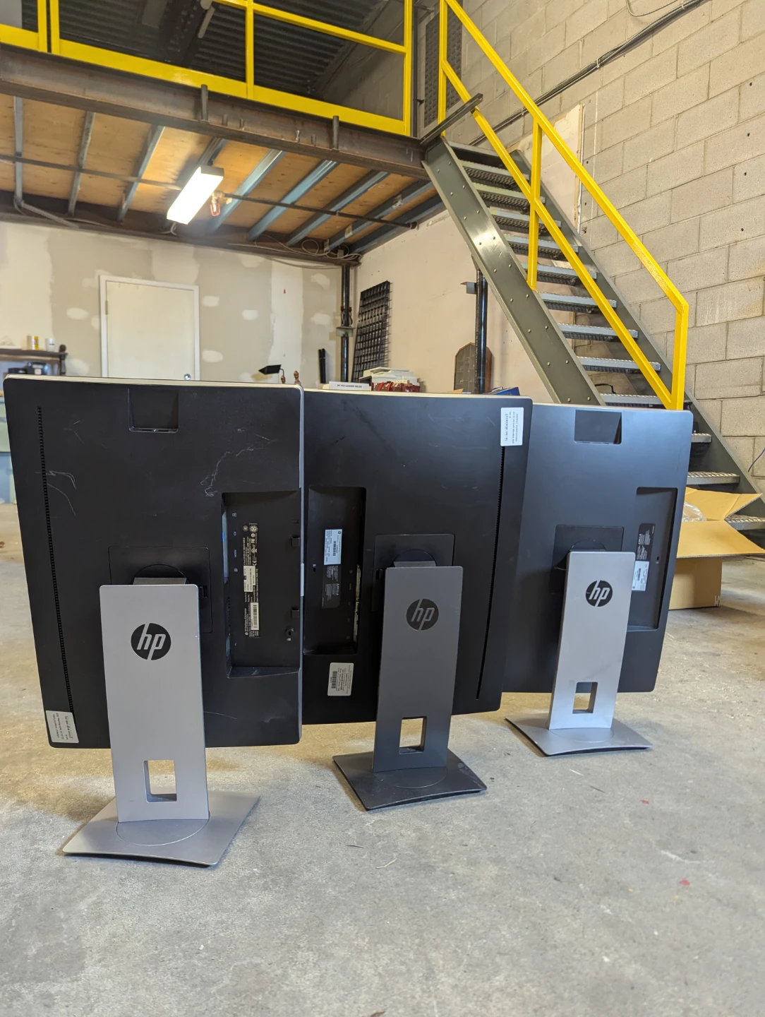HP 24" Monitors - photo 3