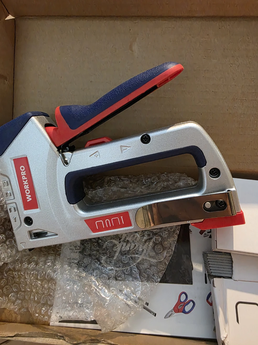 WORKPRO 4-IN-1 Heavy Duty Stapler - photo 2