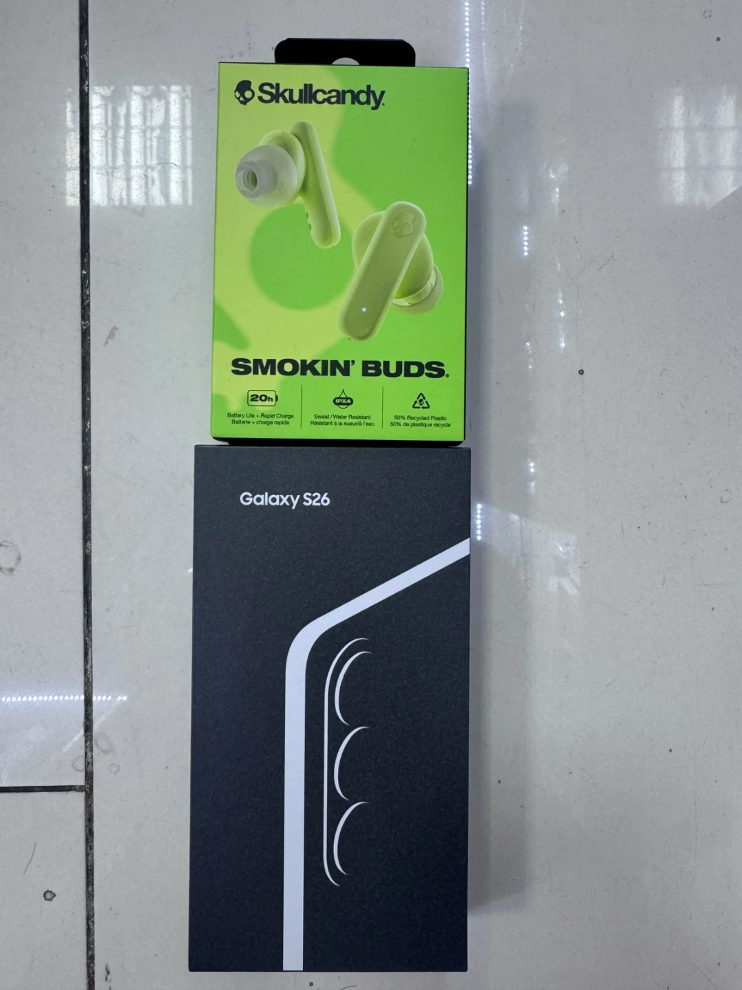 Samsung Galaxy S26 with free Skullcandy Smokin' Buds