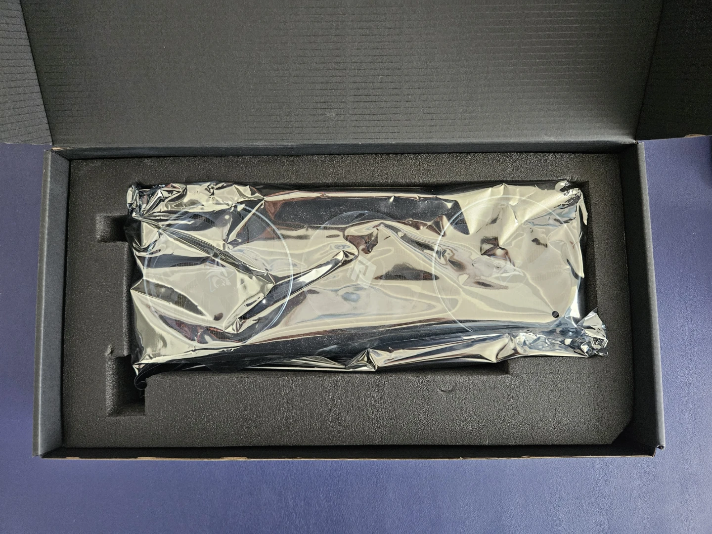 PowerColor Hellhound AMD Radeon RX 7800 XT 16GB Graphics Card - photo 2