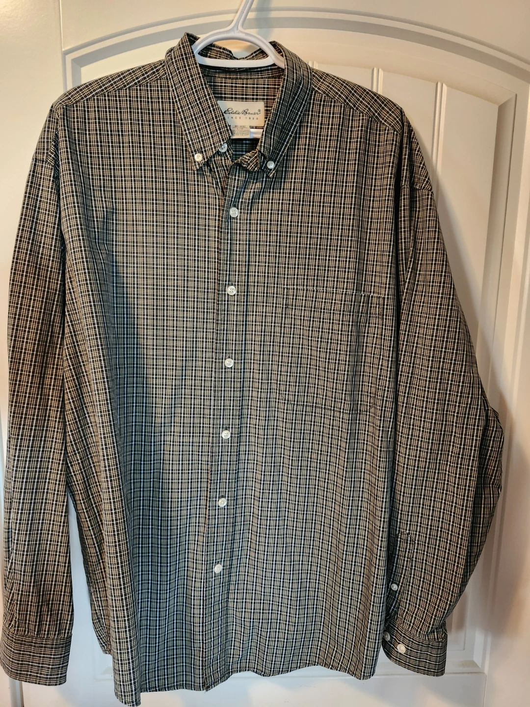 Eddie Bauer Men's L/G Plaid Long Sleeve Button Up Shirt