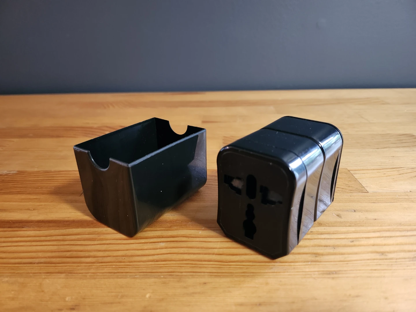 Universal Travel Adapter with Case - photo 2