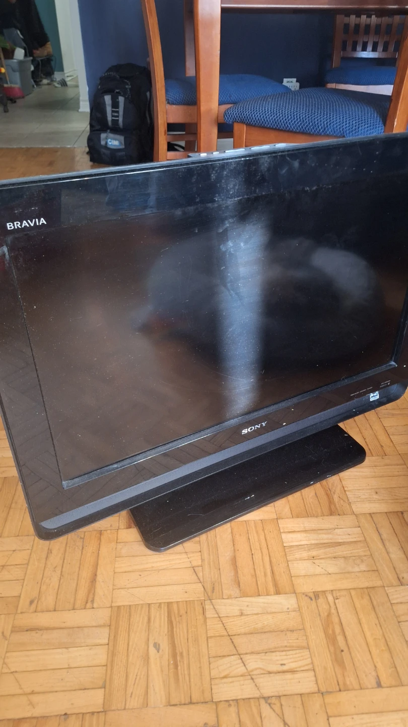 Sony BRAVIA KDL-26M4000 LCD TV
