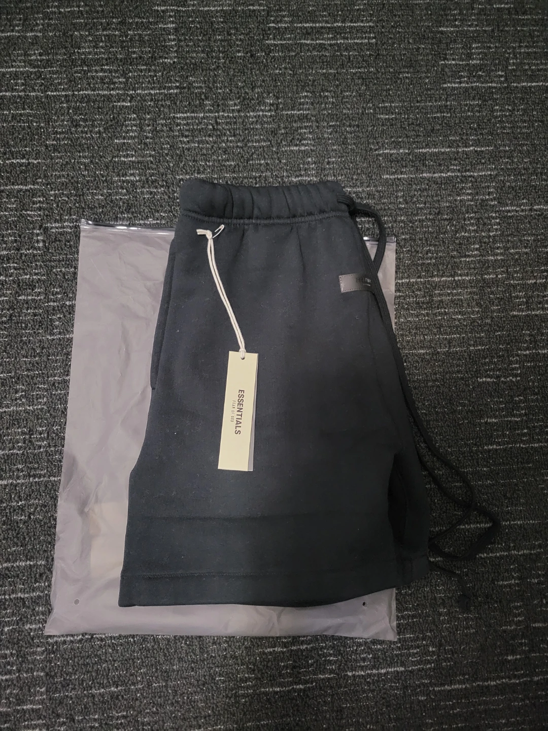 🔥SUMMER SALE🔥 Black Essential Shorts Size S - photo 2