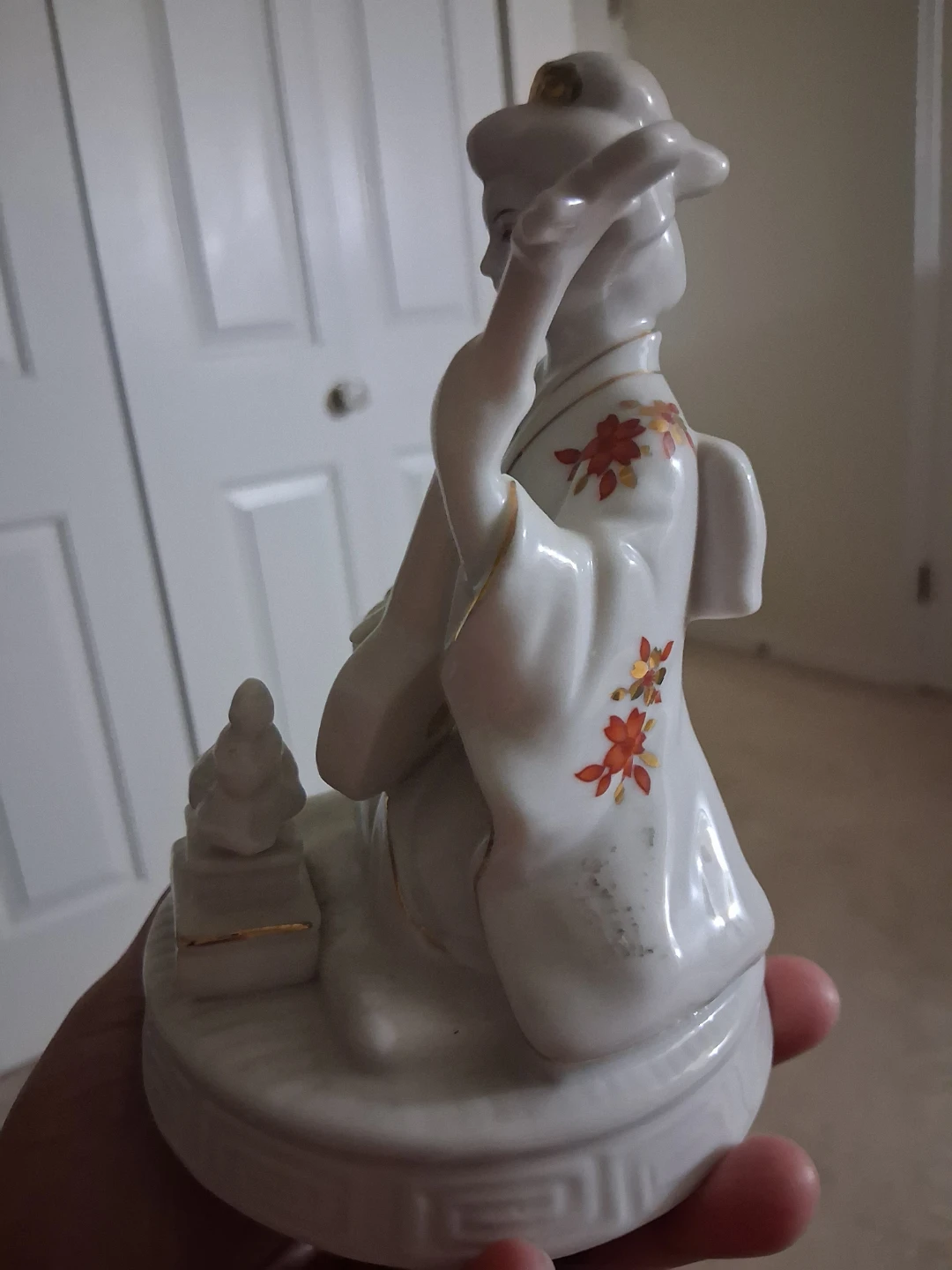 Vintage Ceramic Geisha Figurine with Instrument - photo 3