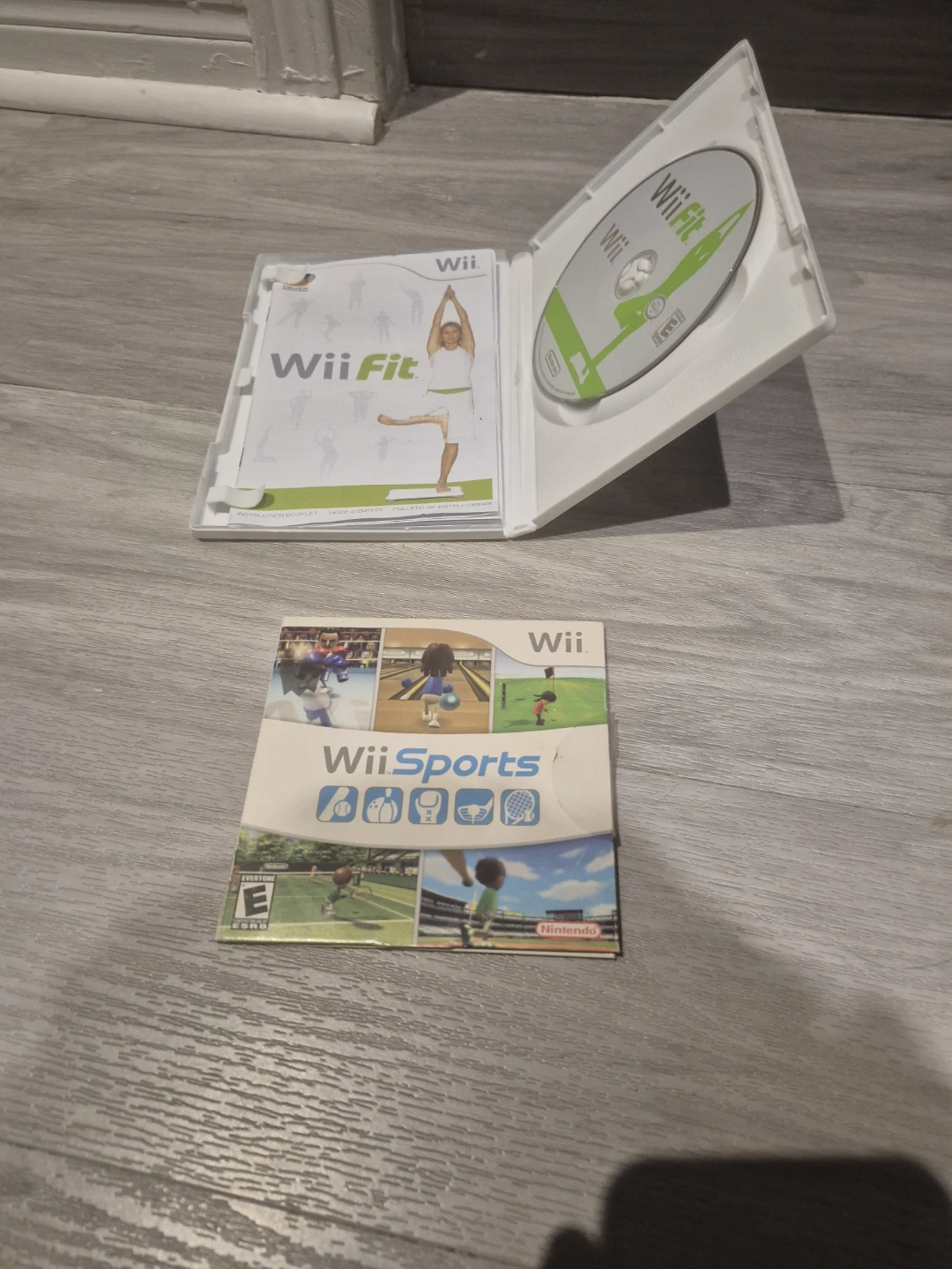 Nintendo Wii Console Bundle with Wii Sports & Wii Fit - photo 3