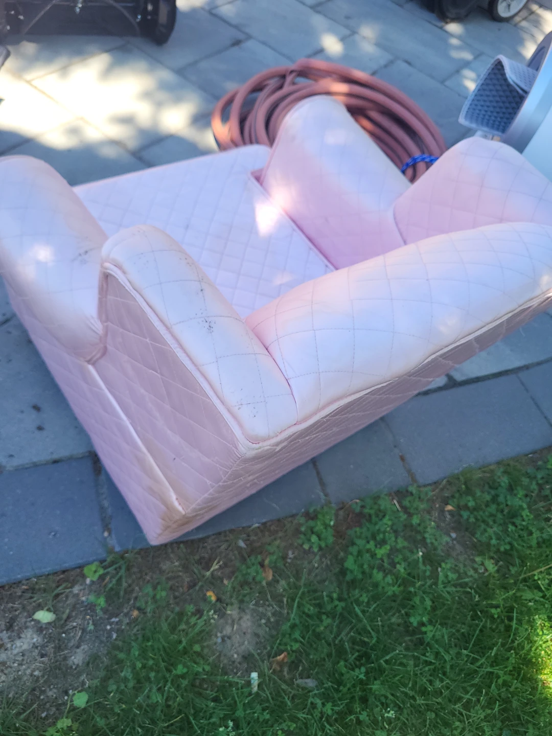 Pink Quilted Armchair - photo 2