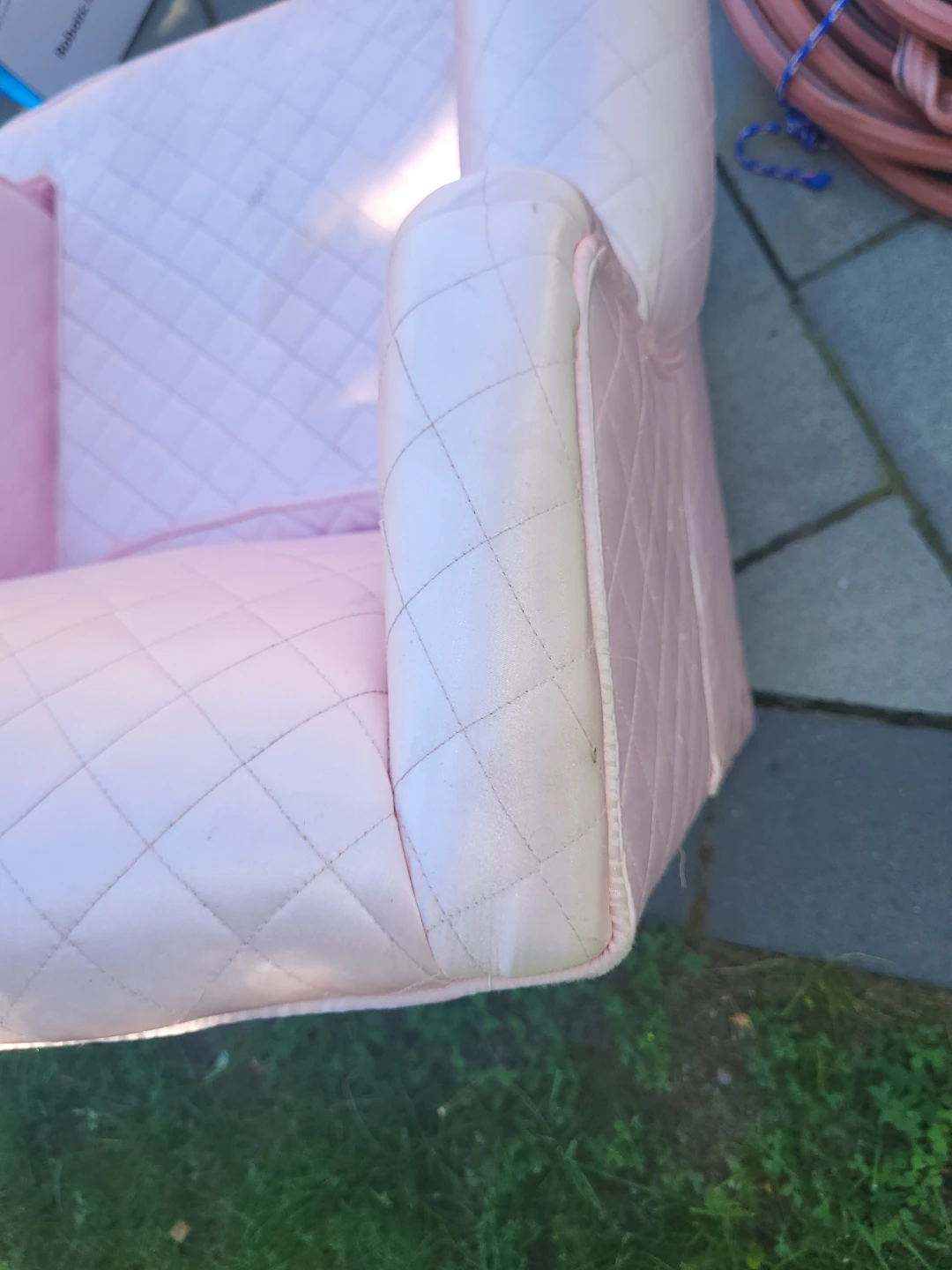 Pink Quilted Armchair - photo 3