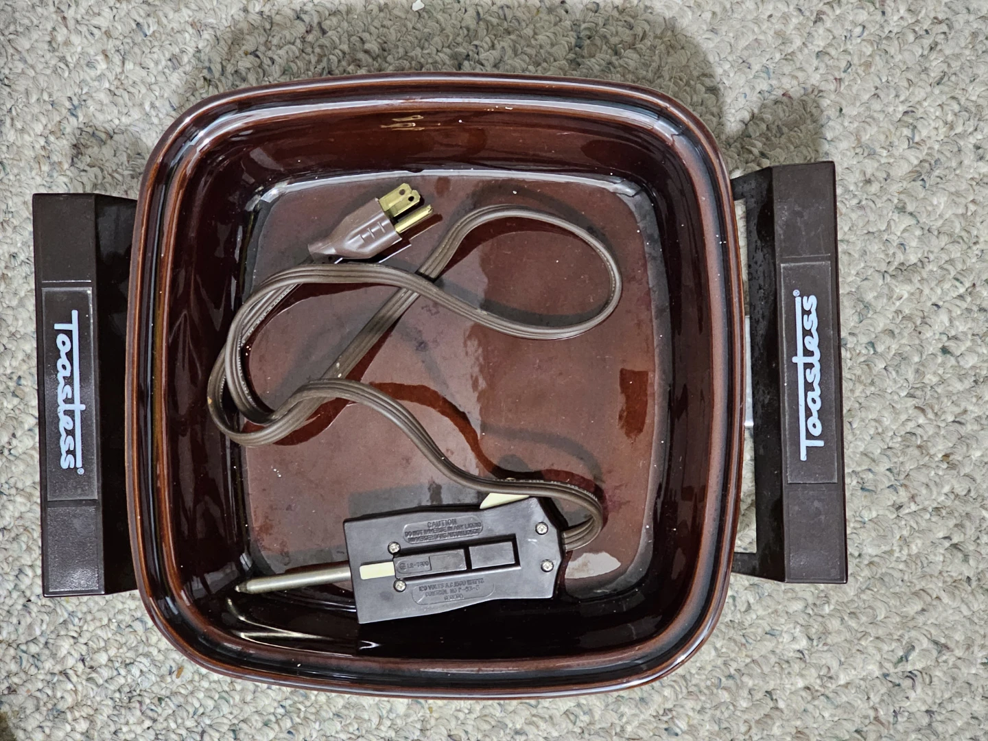 Toastess Electric Roaster Oven with Lid - photo 3