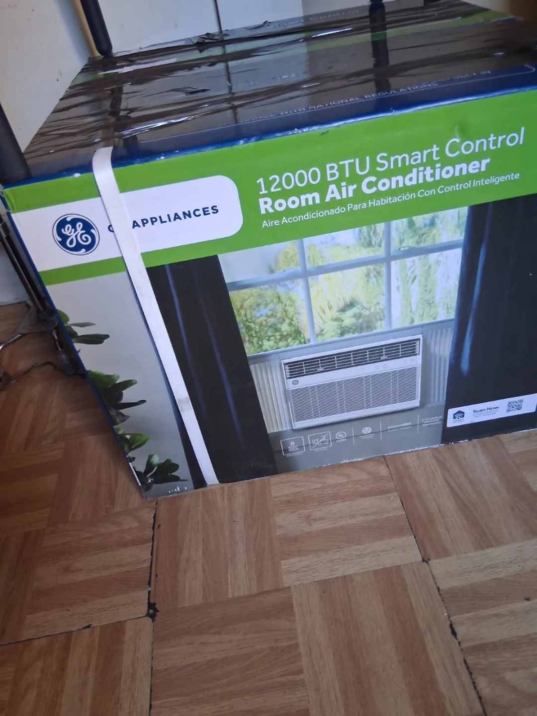 GE Appliances 12000 BTU Smart Control Room Air Conditioner