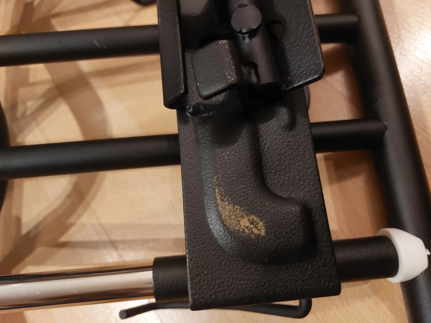 Metal bed rails - photo 3