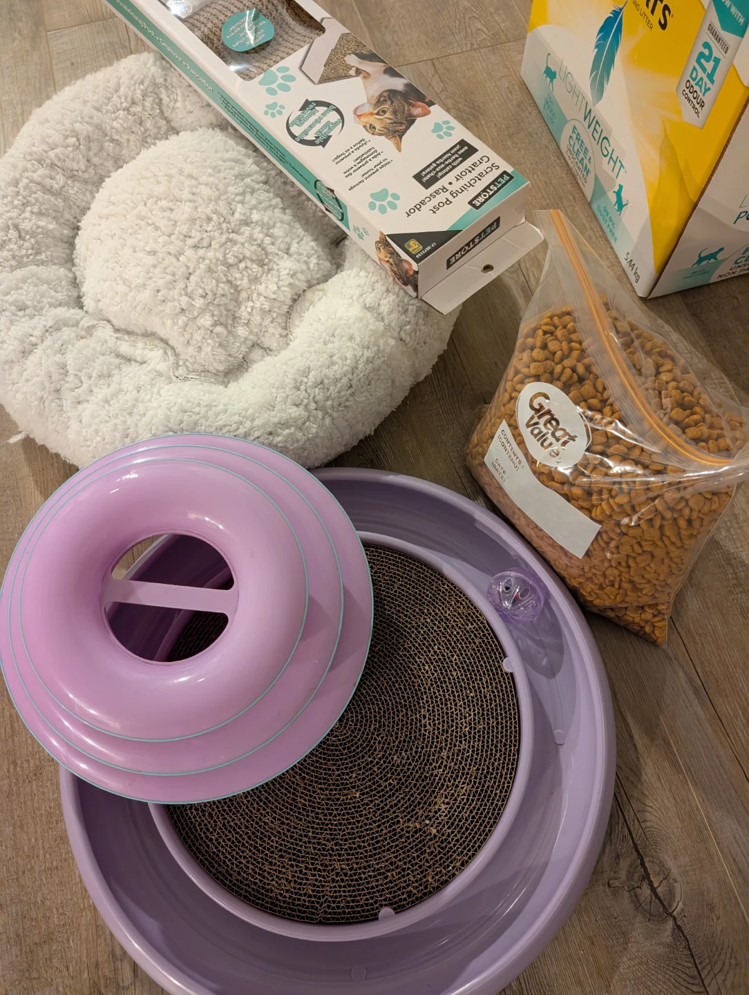PetStore Cat Scratching Post, Bed, Toy & Food Bundle