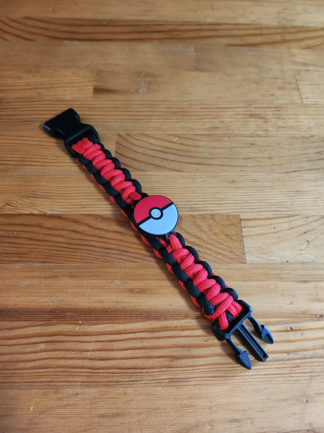 Pokémon Poké Ball Paracord Bracelet Kids