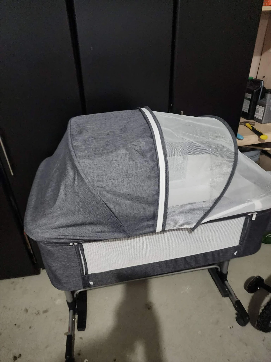 Bedside Sleeper 3-in-1 Travel Baby Crib - Like New! - photo 4