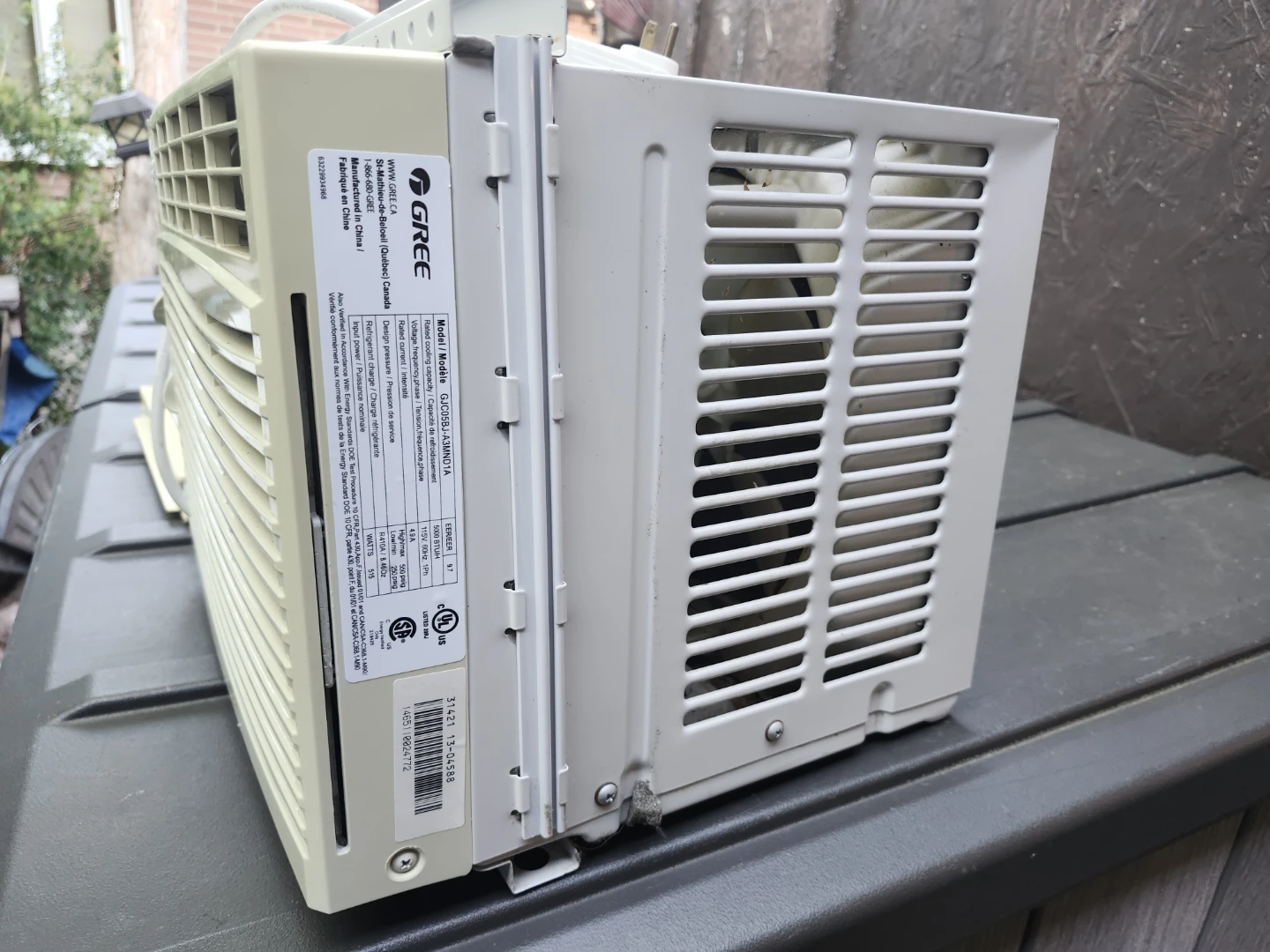 Gree Window Air Conditioner 5000 BTU with window kit - photo 3