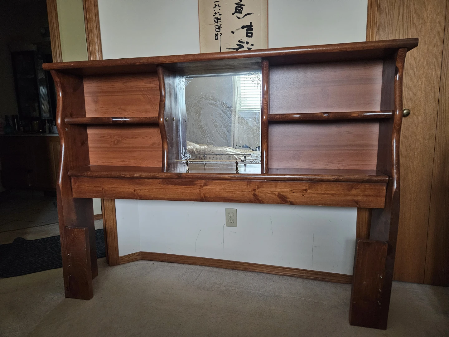 Moving sales Solid wood Queen size Bedroom set