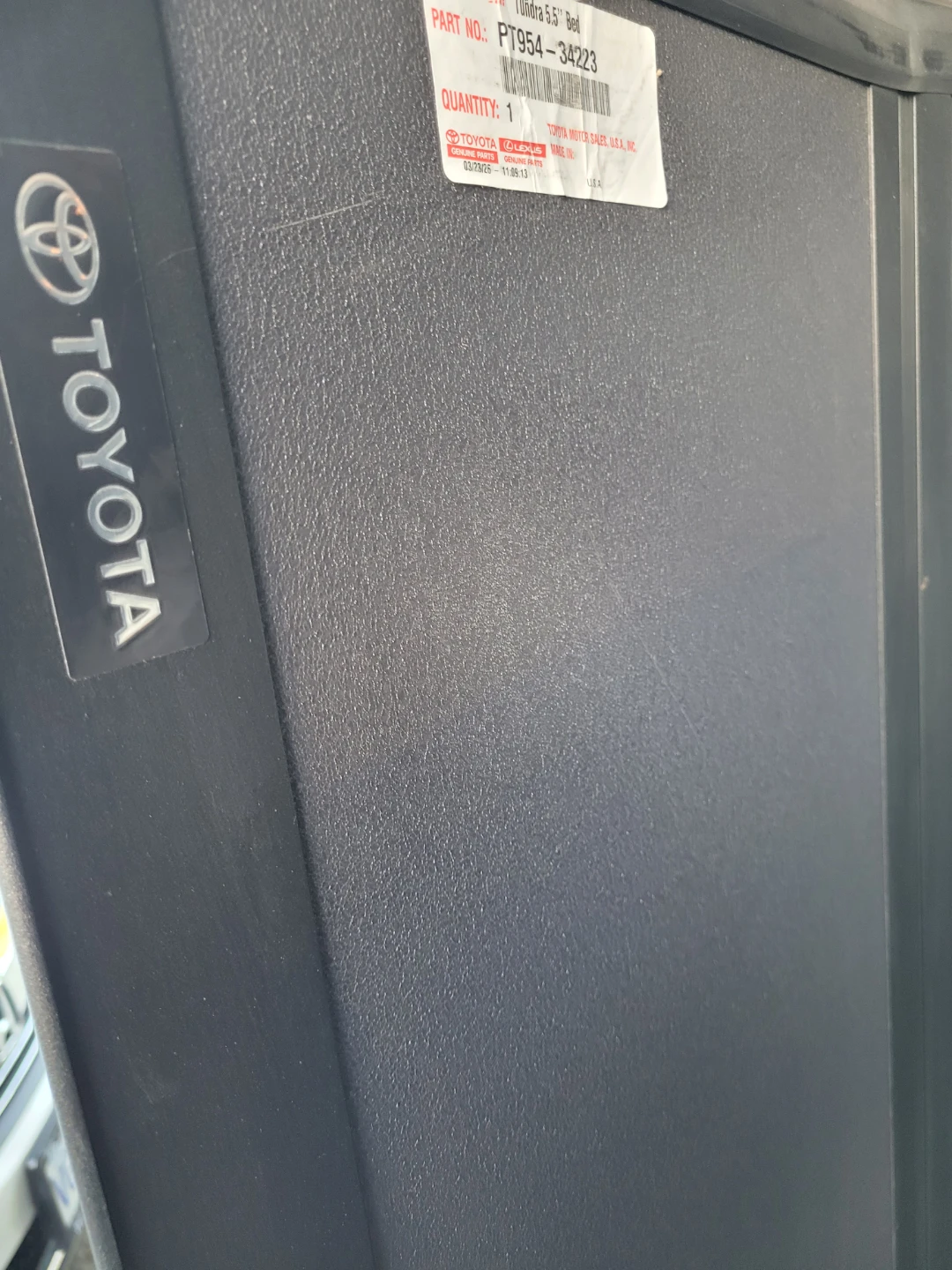 TOYOTA TUNDRA OEM HARD TONNEOU COVER USED IN EXCELLENT CONDITION