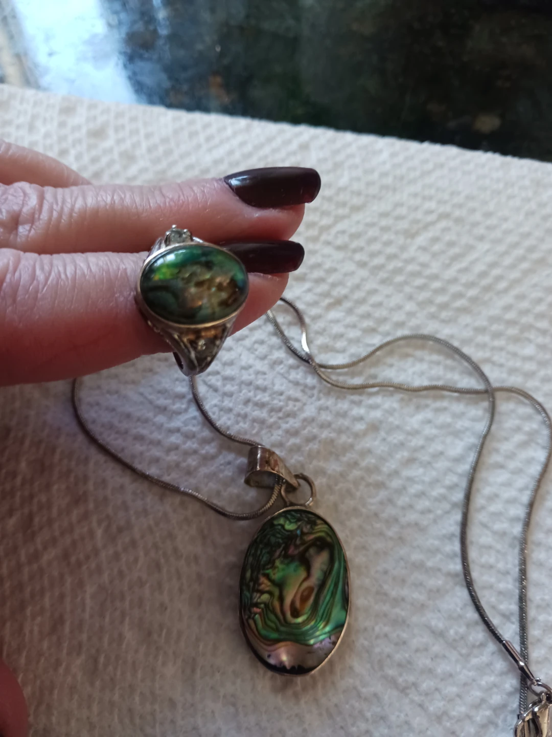1987 Vintage Abalone Shell Pendant Necklace and Ring Set - photo 4