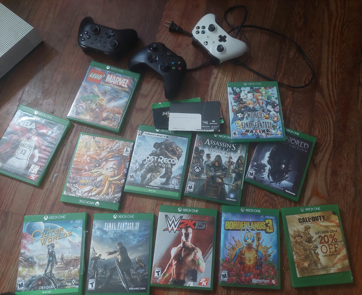 Xbox One Console with 3 Controllers and Games - photo 3