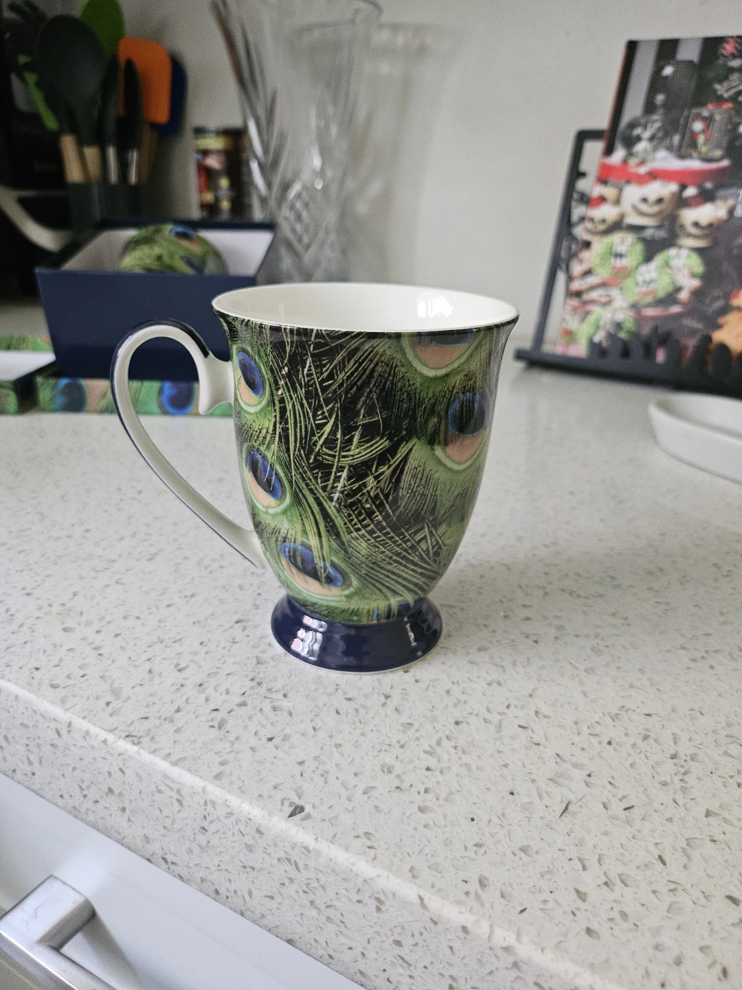 Museums of Canada Peacock Feather Bone China Mug - photo 4