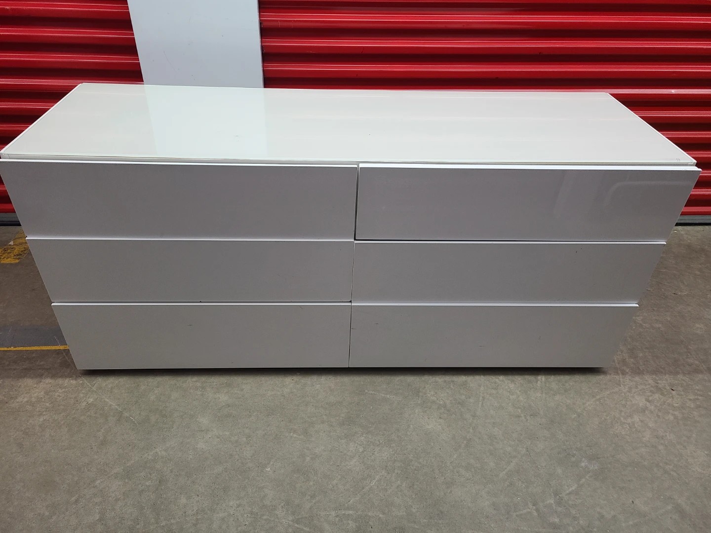 🇨🇦  Glass top Glossy White 6-Drawer Dresser
