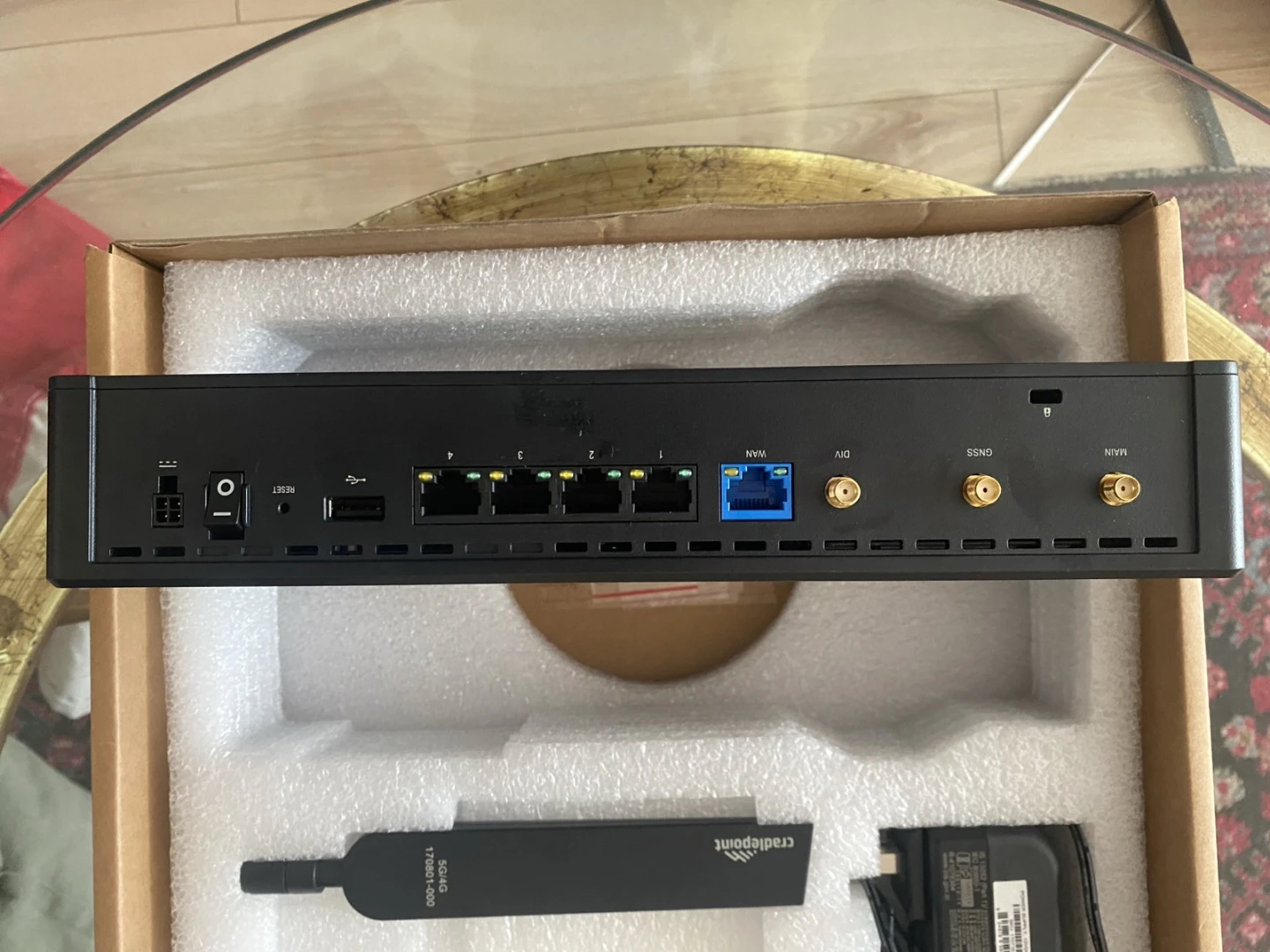 Cradlepoint e100-C7C 5G router