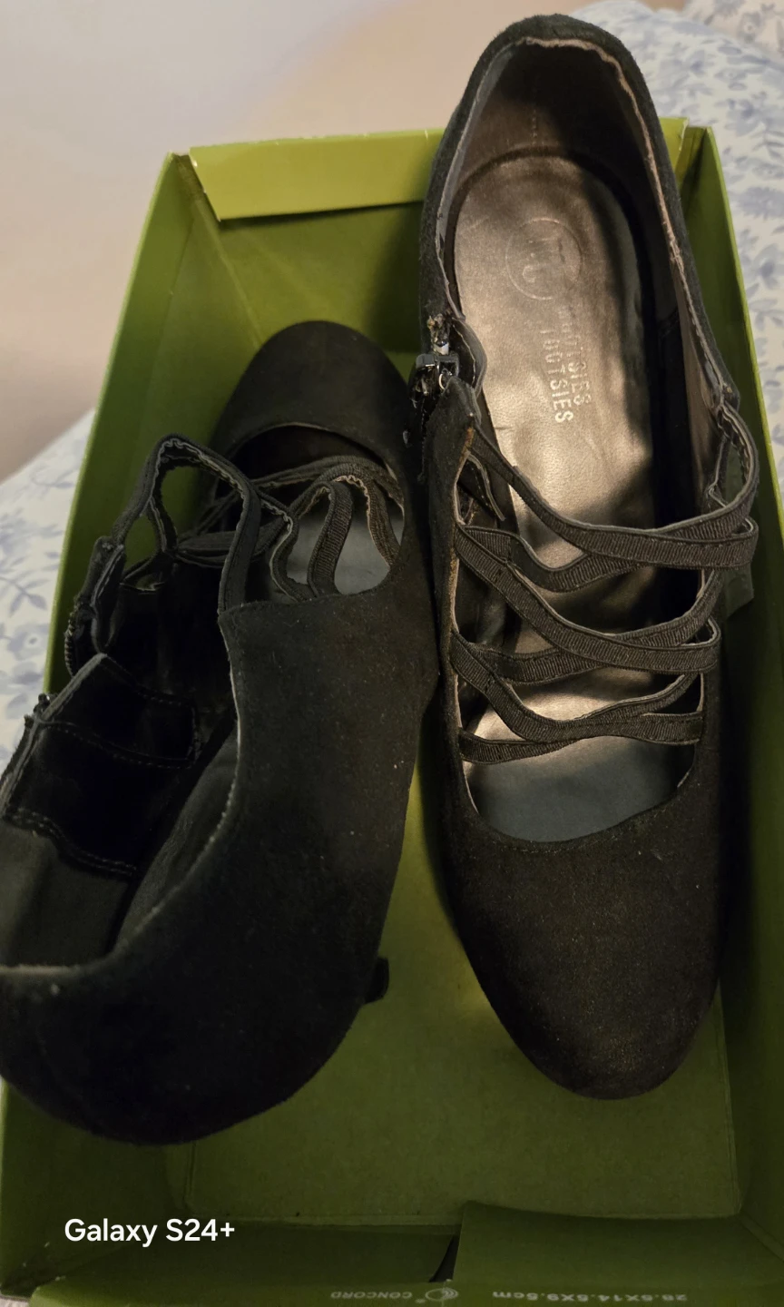 Mootsies Tootsies Black Suede Heels - photo 2