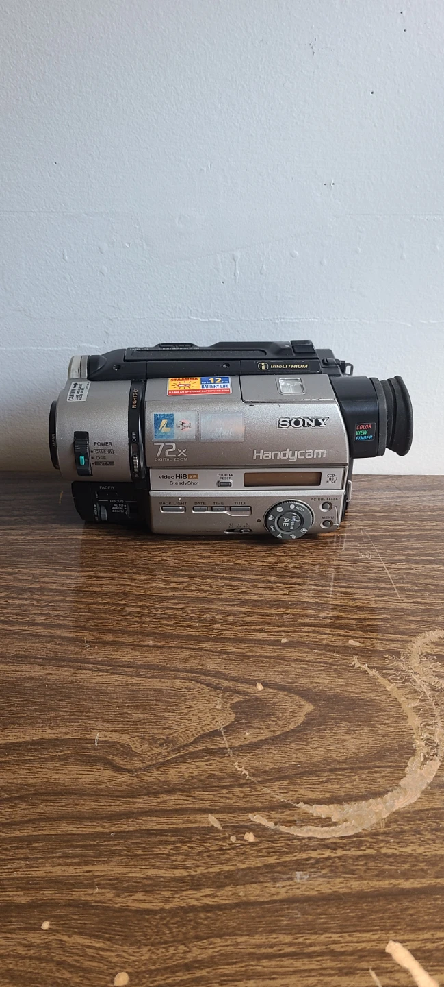 Sony Handycam CCD-TR917 72x Digital 18x Optical Camcorder Silver - photo 2