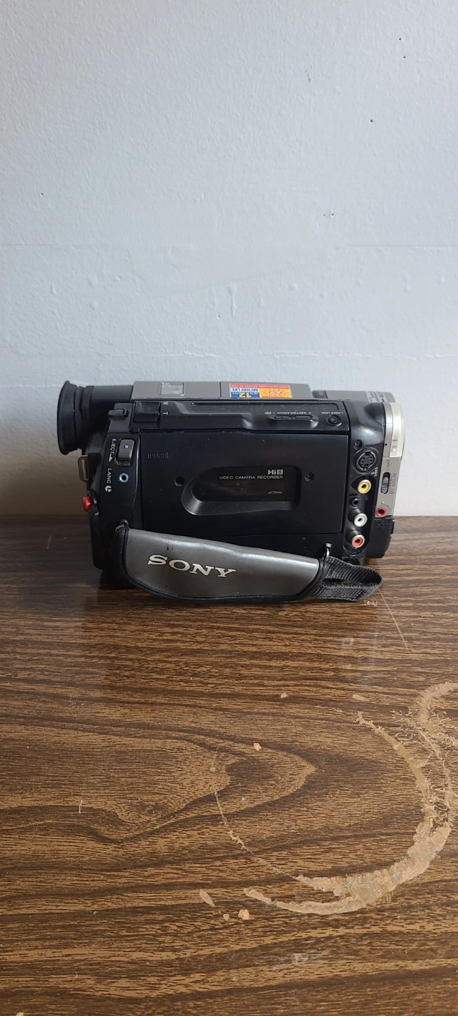 Sony Handycam CCD-TR917 72x Digital 18x Optical Camcorder Silver - photo 3