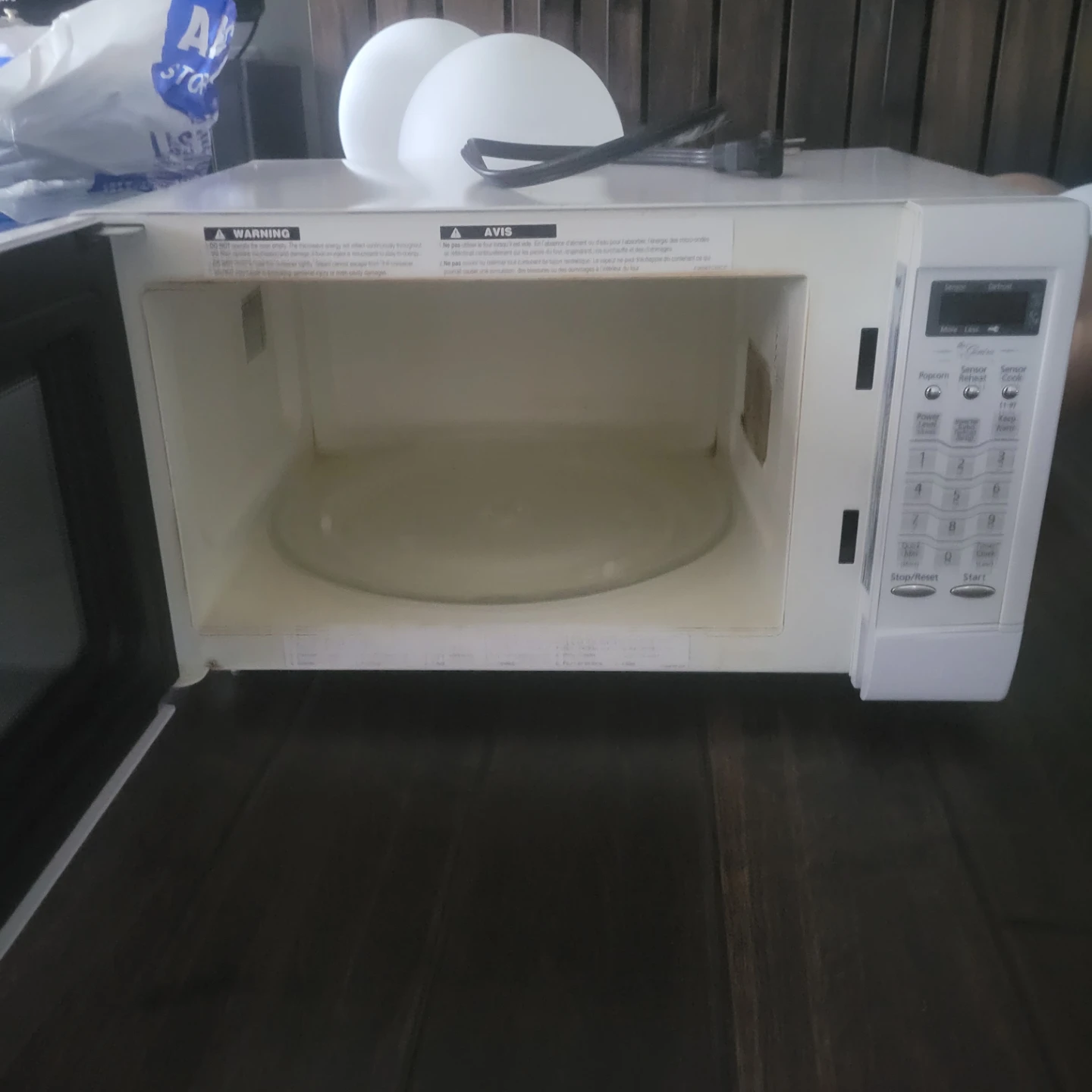 Panasonic Microwave Oven - photo 2