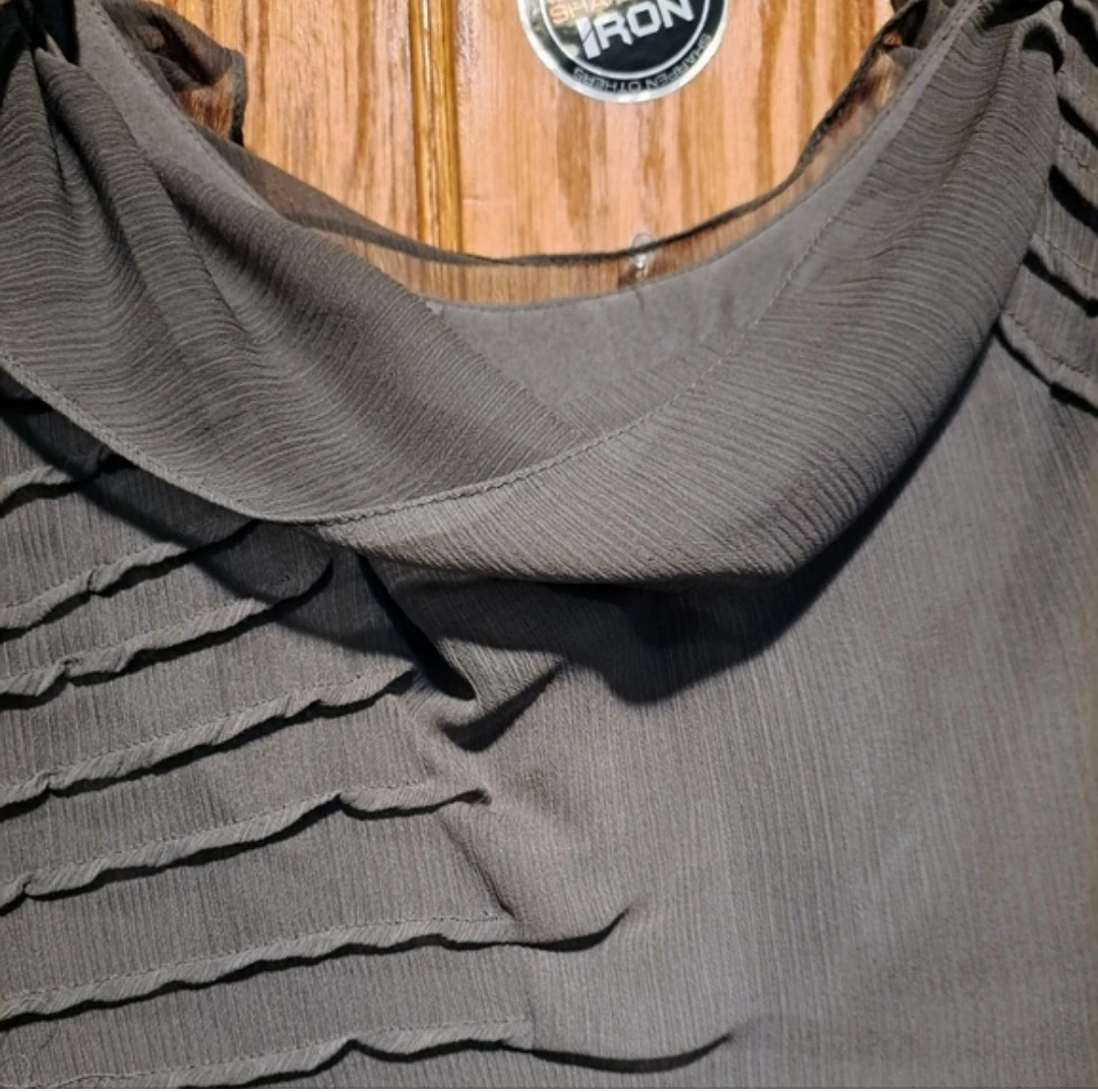 Women's Gray Ruffled Formal Gown - photo 4