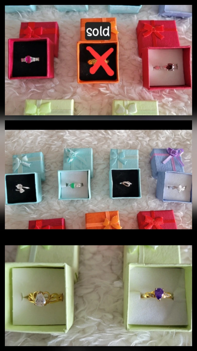 ⚽ Assorted Rings with Gift Boxes