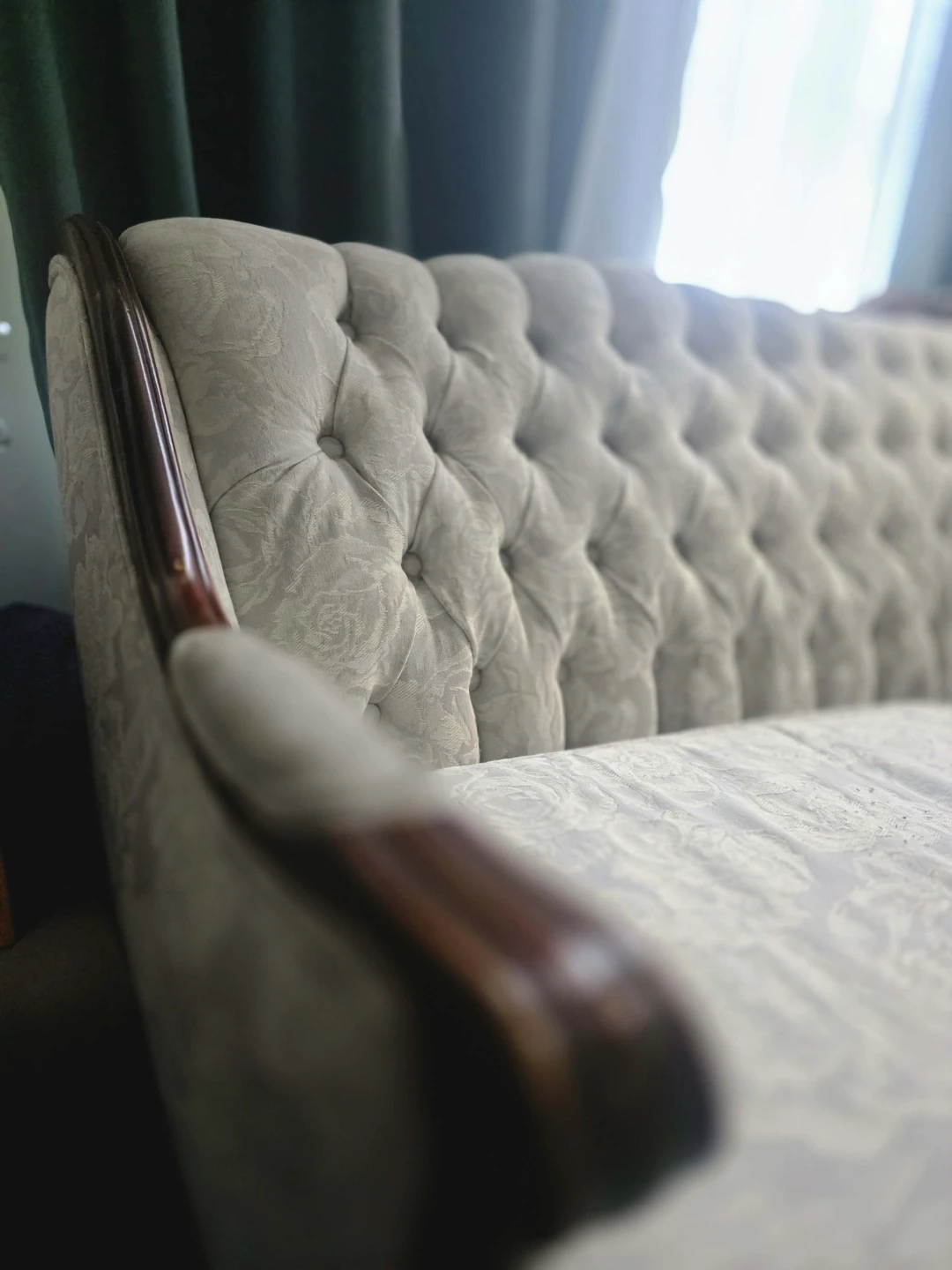 Vintage Tufted Sofa - photo 2