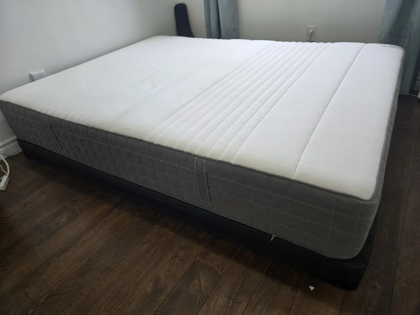 IKEA HAUGSVAR Queen Mattress + box spring - photo 4