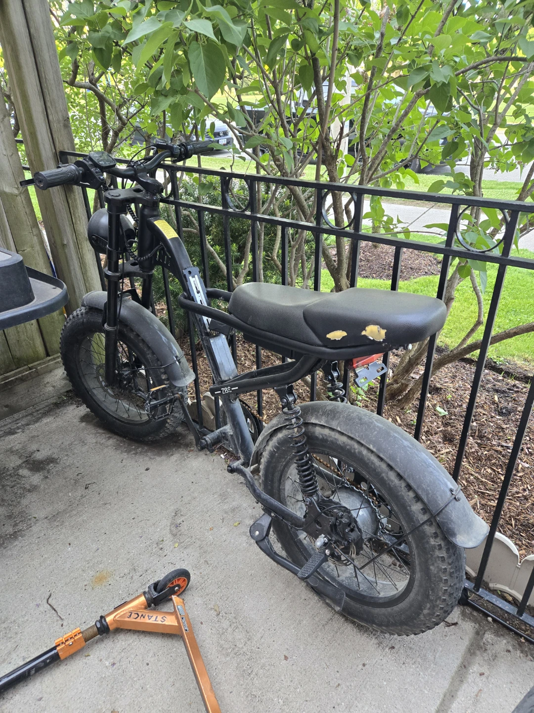 Black Electric Fat Tire Bike