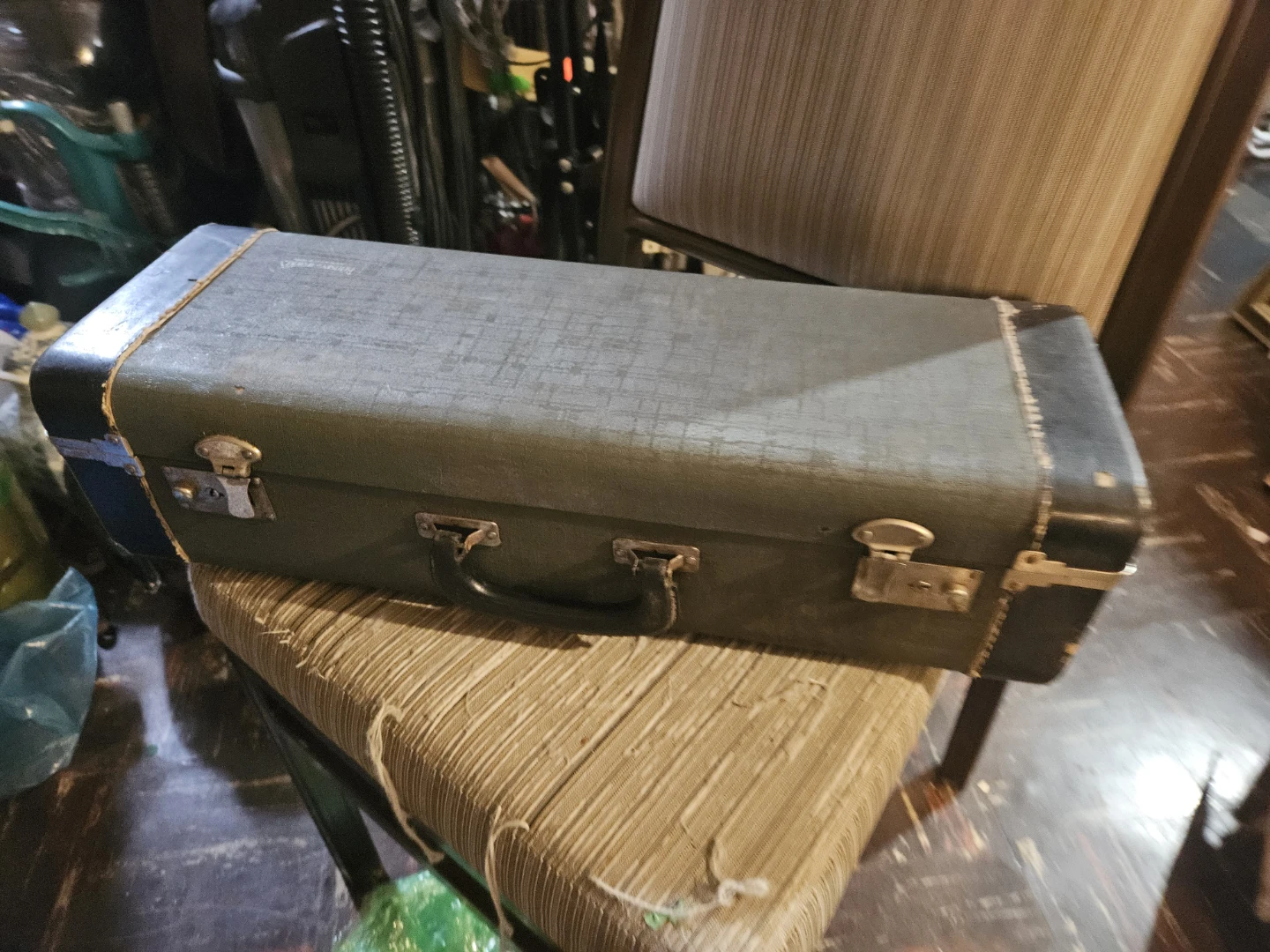 Vintage Boosey & Hawkes Instrument Case - photo 5