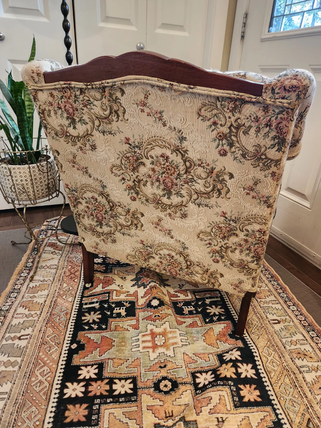 Vintage gorgeous tapestry chair in EXCELLENT CONDITION - photo 4