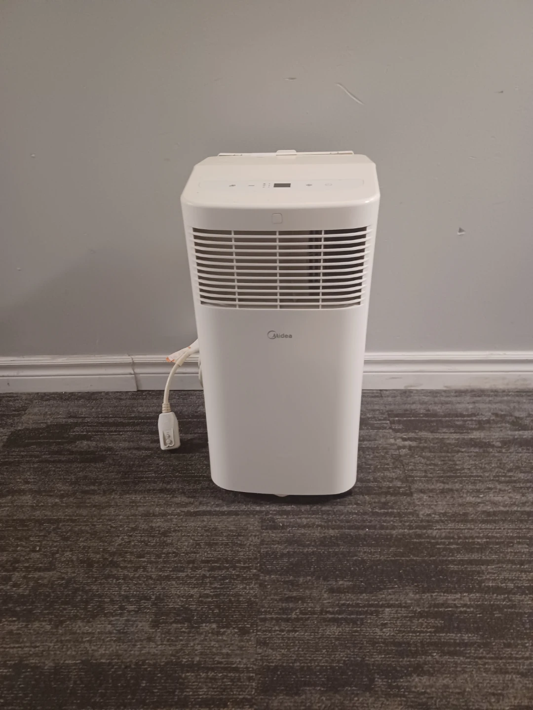 Midea Portable Air Conditioner with Vent Hose - photo 2