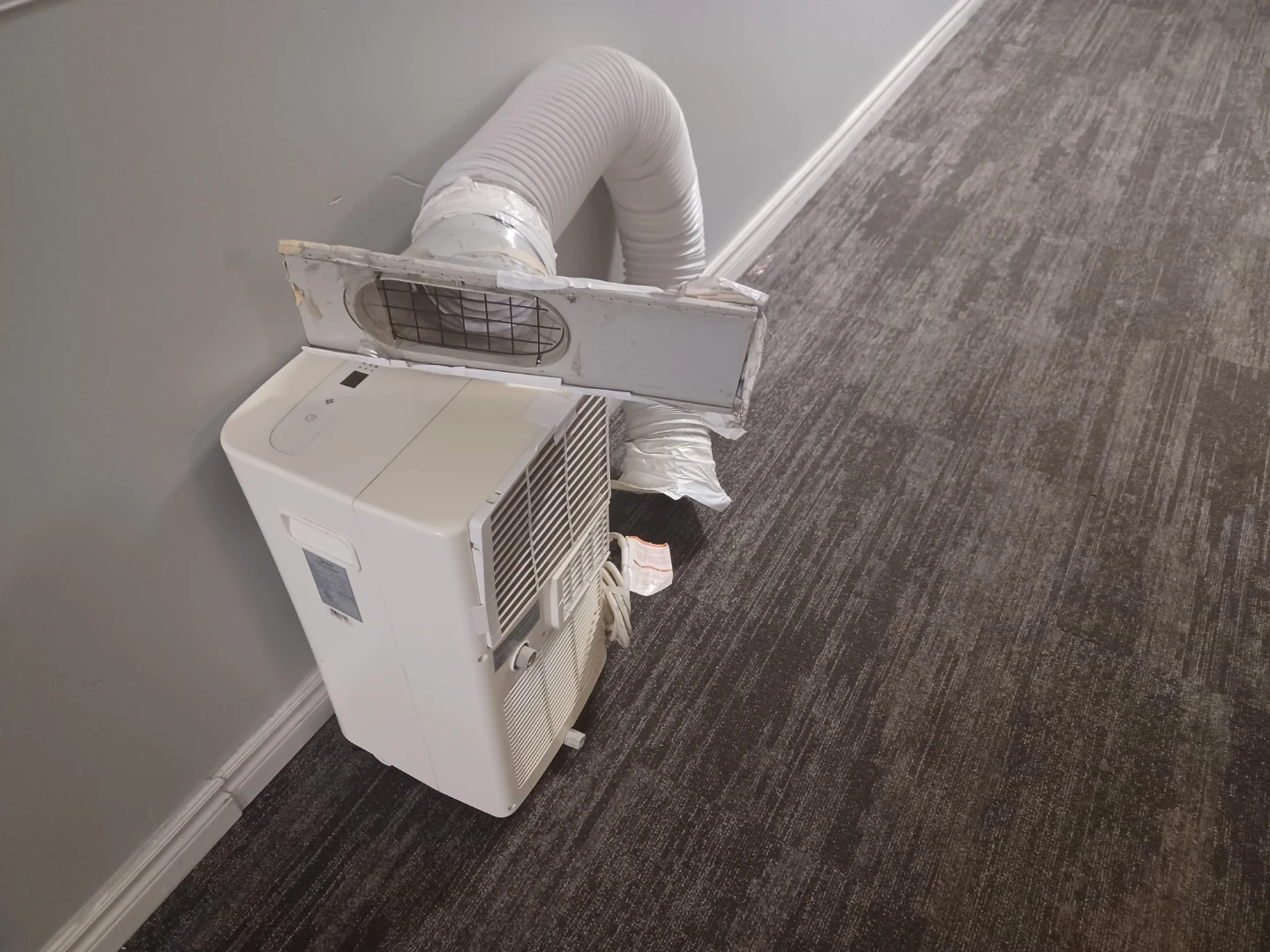 Midea Portable Air Conditioner with Vent Hose - photo 3