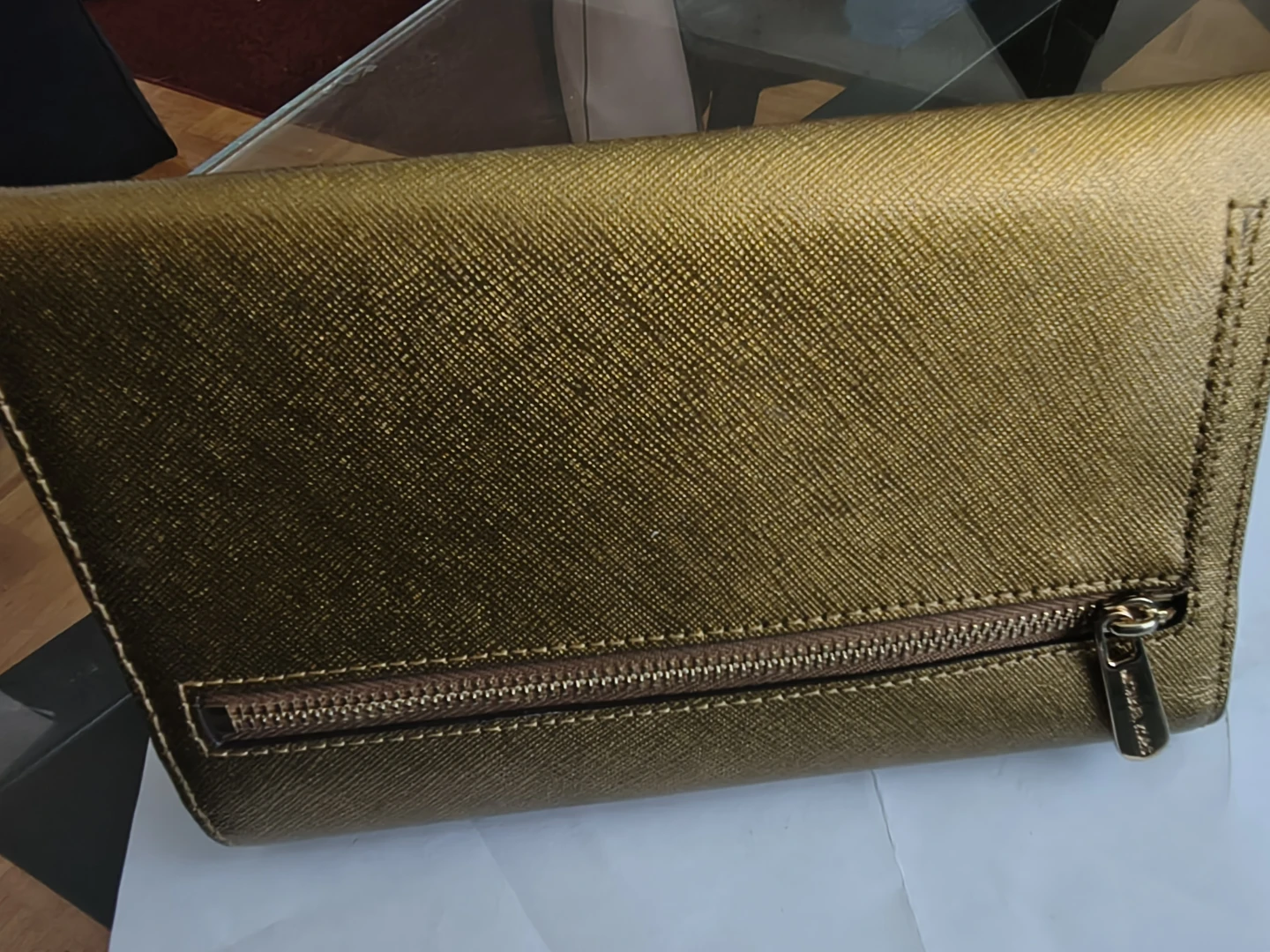 Authentic luxury Michael Kors Gold  Trifold Wallet NEW!!!! - photo 2
