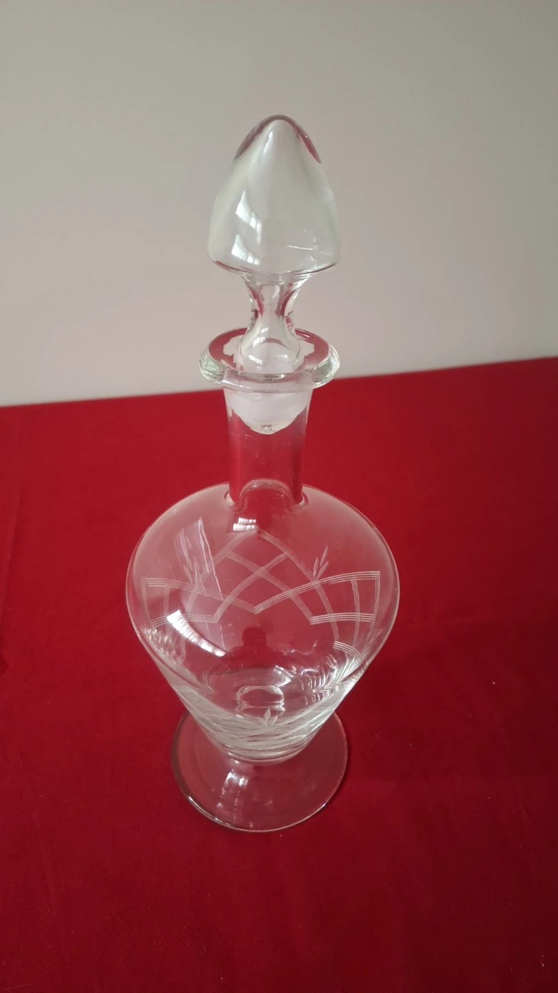 Glass Decanter with Stopper