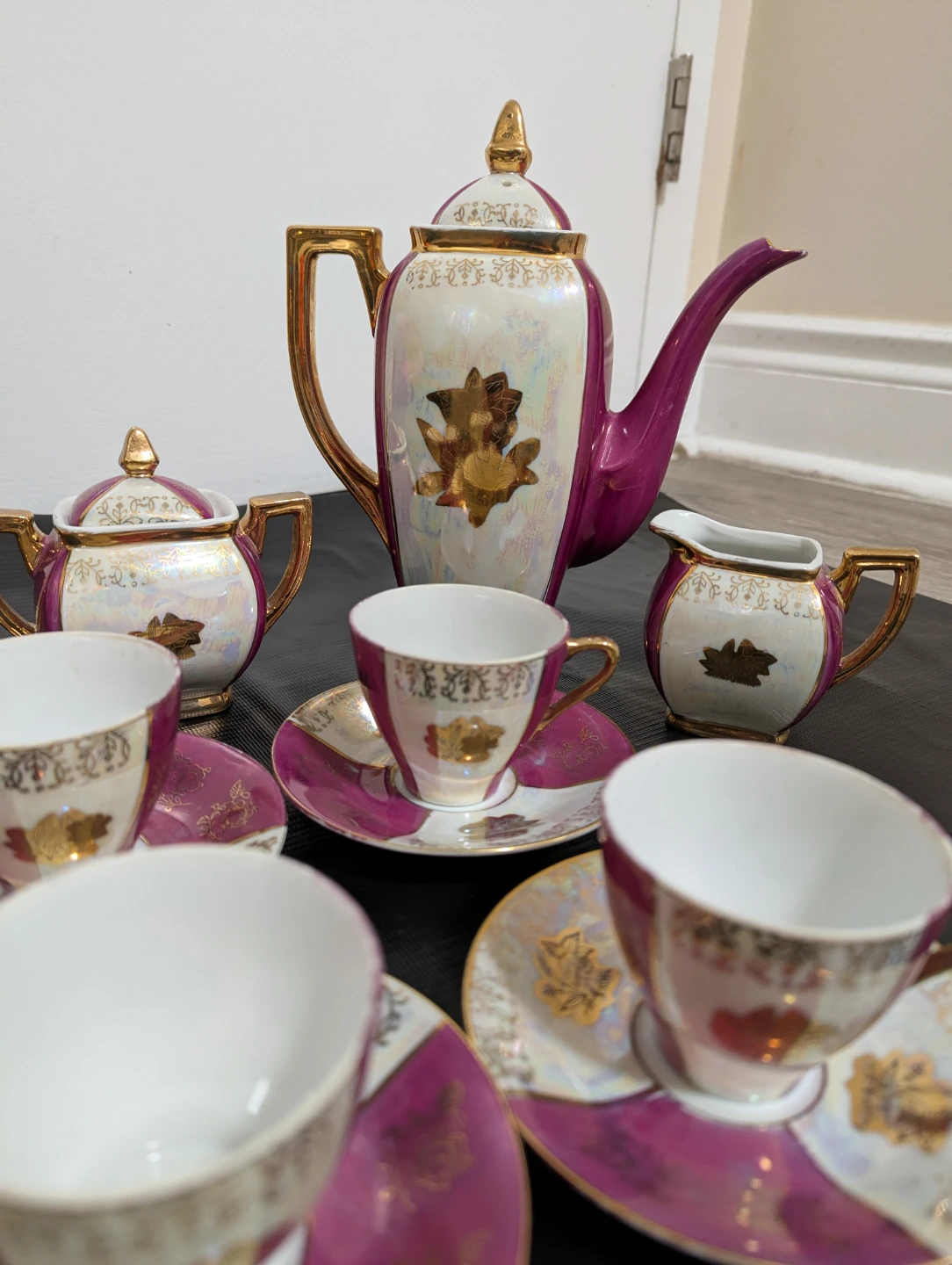 Vintage Tea Set - Teapot, Sugar Bowl, Creamer & 4 Cups/Saucers - photo 2