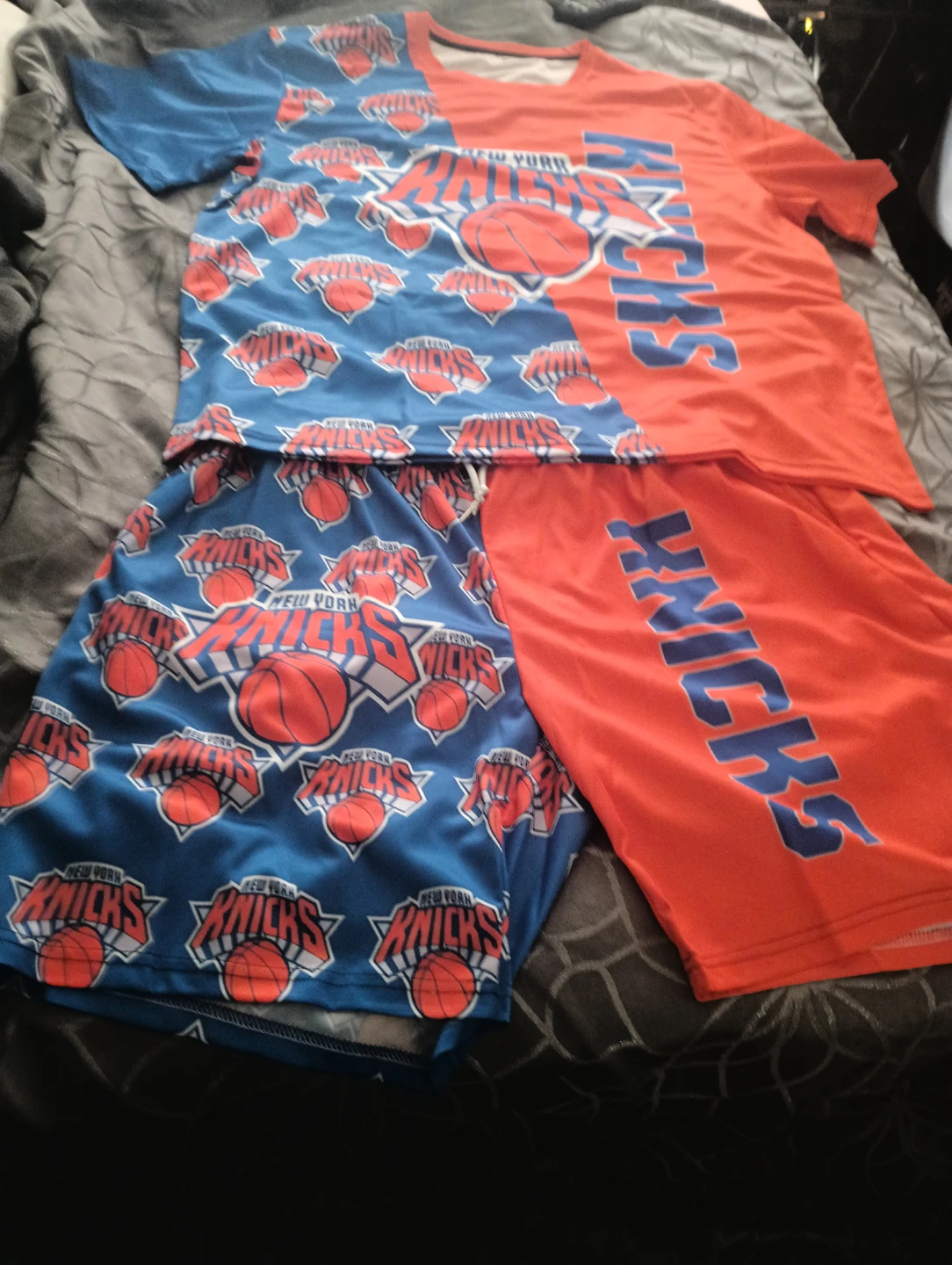 New York Knicks T-Shirt and Shorts Set