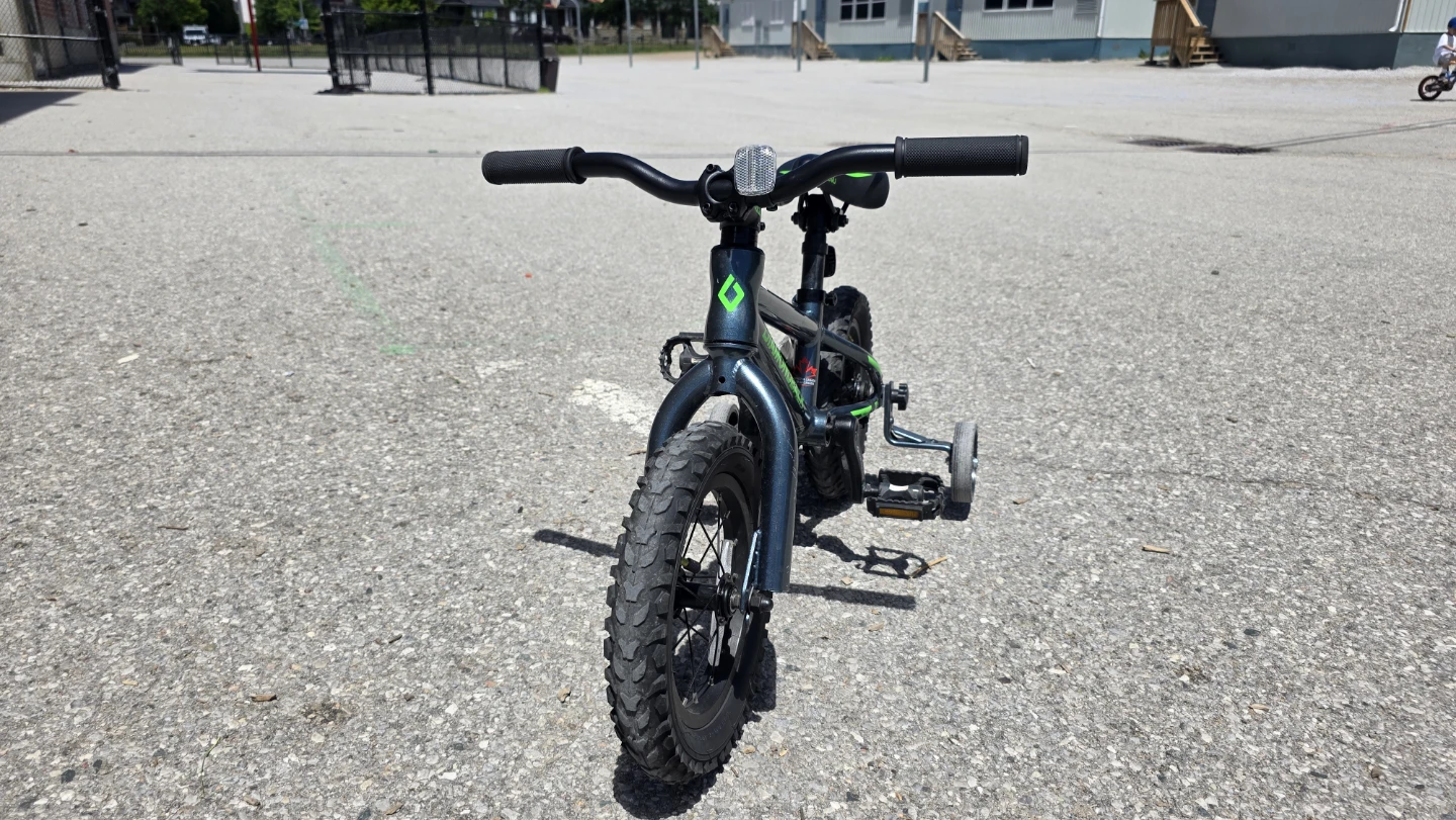 Diamondback frenzy 12" Kid bike - photo 2